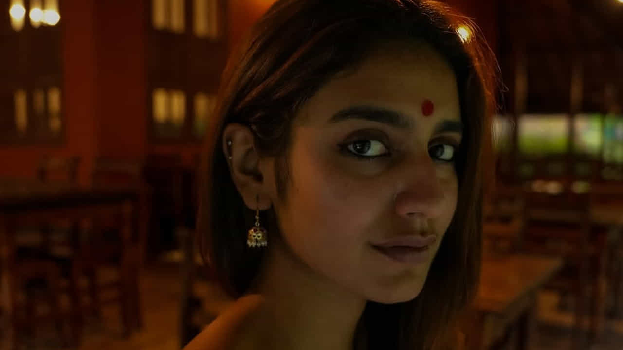 ఇక ఈ సినిమా తర్వాత ఈ ముద్దుగుమ్మ తెలుగు, తమిళ, మలయాళంలో చాలా సినిమాల్లో నటించింది మెప్పించింది. ముఖ్యంగా తెలుగులో హీరో నితిన్ సరసన చెక్ మూవీలో, అలాగే తేజ సజ్జాతో ఇష్క్, పవన్ కళ్యాణ్, సాయిధరమ్ తేజ్ బ్రో మూవీల్లో నటించింది. కానీ ఈ అమ్మడు అంతగా గుర్తింపు సంపాదించుకోలేకపోయింది.