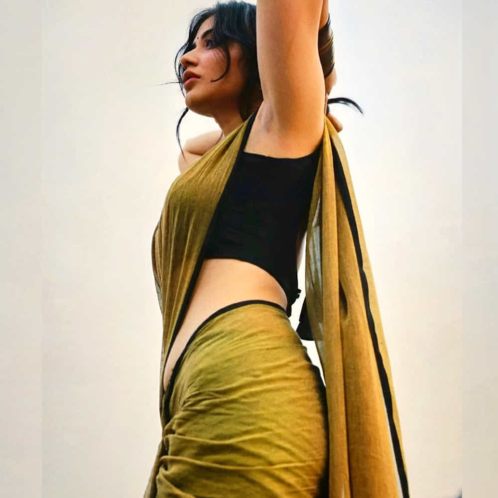 సినిమాలతో పాటు కొన్ని ఓటీటీ మూవీస్ కూడా చేసింది ఈ చిన్నది. కానీ ప్రియాంకకు ఆశించిన స్థాయిలో గుర్తింపు రాలేదు. సోషల్ మీడియాలో యాక్టివ్ గా ఉండే ఈ ముద్దుగుమ్మ. తన క్రేజీ ఫొటోలతో అభిమానులను కవ్విస్తుంది. ఈ క్రమంలోనే కొన్ని ఫోటోలు పంచుకుంది.