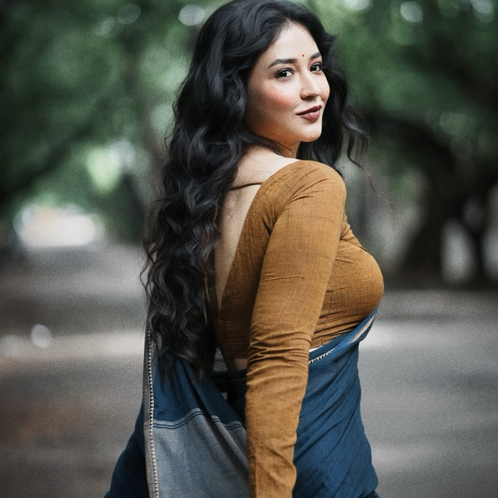 విజయ్ దేవరకొండ హీరోగా నటించిన ‘టాక్సీవాలా’తో హీరోయిన్‌గా పరిచయమయ్యింది ప్రియాంక జవాల్కర్. ‘టాక్సీవాలా’లో క్యూట్‌గా తన నటనతో ఆకట్టుకోవడంతో ప్రియాంకకు తెలుగులో మరిన్ని అవకాశాలు వస్తాయని ప్రేక్షకులు అనుకున్నారు. అలాగే అందులోనూ అదరగొట్టుంది