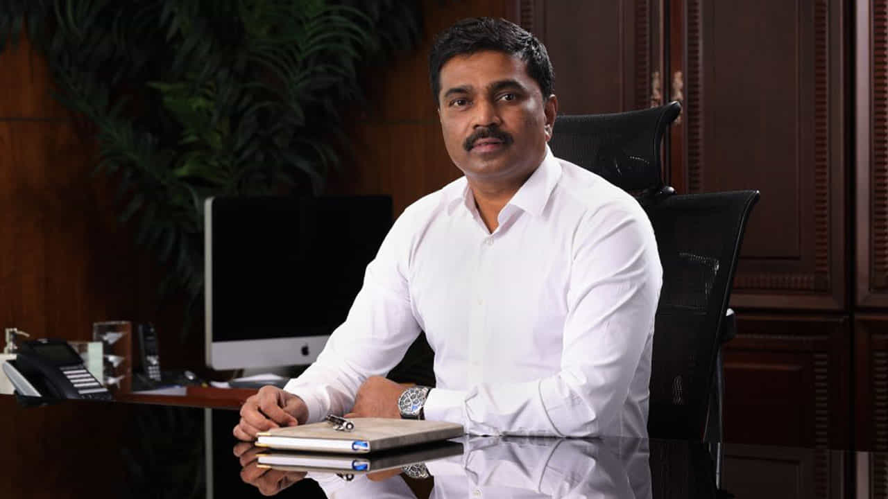 ఇక తెలుగురాష్ట్రాలలో అత్యంత ధనవంతులైన వ్యక్తుల్లో మూడో ప్లేస్‌లో ఉన్నది మేఘ ఇంజనీరింగ్ & ఇన్‌ఫ్రాస్ట్రక్చర్స్ లిమిటెడ్ (MEIL) సహ వ్యవస్థాపకుడు పి.వి. కృష్ణ రెడ్డి. ఈయన నెట్‌వర్త్‌ వచ్చేసి రూ.52,700 కోట్లు. అతి చిన్న వయస్సులోనే ఈ తెలుగురాష్ట్రాల్లో అత్యంత ధనవంతుల జాబితో చేరిన వ్యక్తి ఈయన  