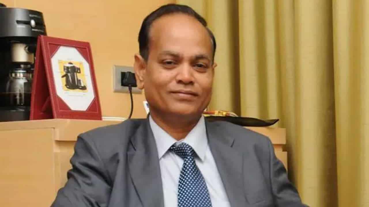 ఇక తెలుగురాష్ట్రాలలో అత్యంత ధనవంతులైన వ్యక్తుల్లో ఐదో స్థానంలో అరబిందో ఫార్మా సహ వ్యవస్థాపకుడు పివి రాంప్రసాద్ రెడ్డి ఉన్నారు. ఈయన నెట్‌వర్త్‌ వచ్చేసి రూ.. 19,000 కోట్లు. ప్రపంచానికి నాణ్యమైన ఔషధాన్ని అందించడంలో అరబిందో అగ్రగామిగా ఉంది.
