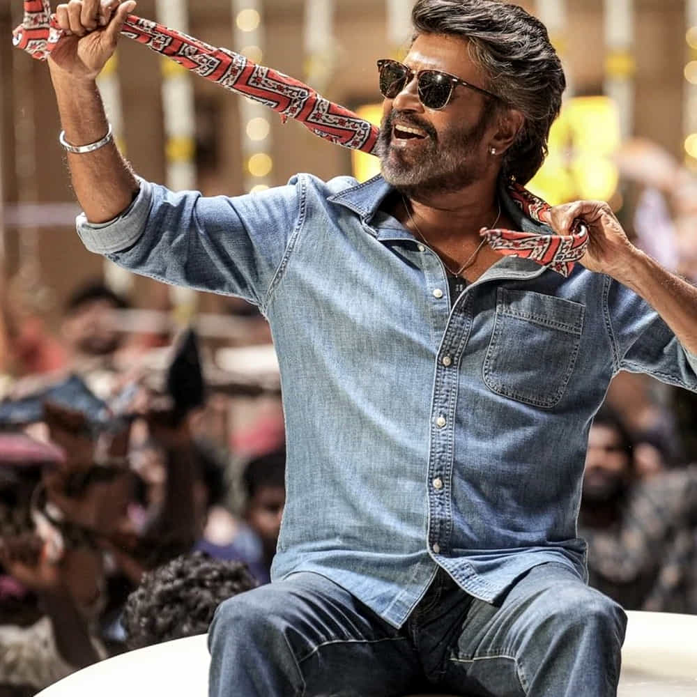ఇక సూపర్ స్టార్ రజినీకాంత్ ఇండస్ట్రీకి వచ్చి 50ఏళ్లు పూర్తయ్యింది. సూపర్ స్టార్ గోల్డెన్ జూబ్లీ సందర్భంగా సోషల్ మీడియా వేదికగా అభిమానులు, సినీ సెలబ్రెటీలు ఆయనకు శుభాకాంక్షలు తెలుపుతున్నారు. ఈ క్రమంలోనే నటి, నిర్మాత మంచు లక్ష్మీ సూపర్ స్టార్ తో ఉన్న అనుబంధాన్ని పంచుకుంది.