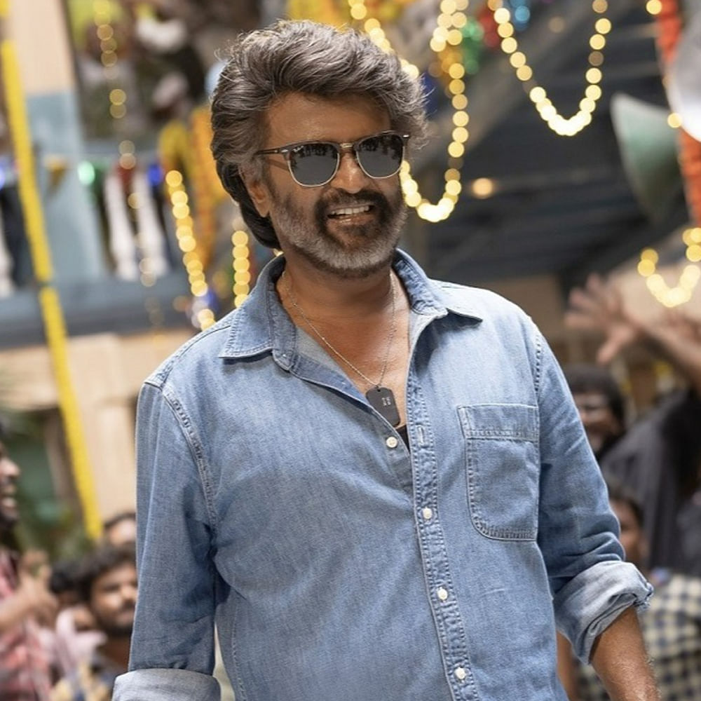 74 ఏళ్ల వయసులోనూ బ్యాక్ టూ బ్యాక్ సినిమాలతో కుర్ర హీరోలకు పోటీనిస్తున్నారు రజినీ. అటు సినిమాలు.. ఇటు ఫిట్నెస్ విషయంలో అభిమానులకు స్పెషల్ సర్ ప్రైజ్ ఇస్తున్నారు. అయితే ఈ వయసులోనూ రజినీ ఇంత ఫిట్ గా ఉండటానికి కారణం ఏంటో తెలుసా.. ?