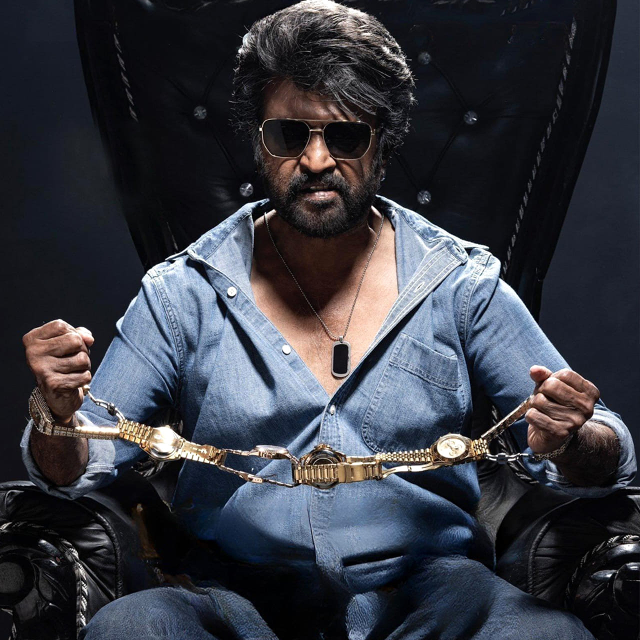 సూపర్ స్టార్ రజినీకాంత్ తాజాగా కూలీ సినిమాతో ప్రేక్షకుల ముందుకు వచ్చారు. లోకేష్ కనగరాజ్ దర్శకత్వంలో తెరకెక్కిన ఈ సినిమా మంచి టాక్ తో దూసుకుపోతుంది. భారీ స్టార్ కాస్ట్ తో తెరకెక్కిన కూలీ సినిమా లో నాగార్జున, ఉపేంద్ర, అమీర్ ఖాన్, సౌబిన్ తదితరులు నటించారు. 