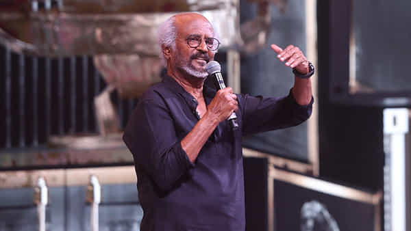 Rajinikanth: నన్ను పిలిచి లగేజ్ మోయమన్నాడు.. చేతిలో రూ.2 పెట్టి ఒక మాట అన్నాడు.. రజనీకాంత్..