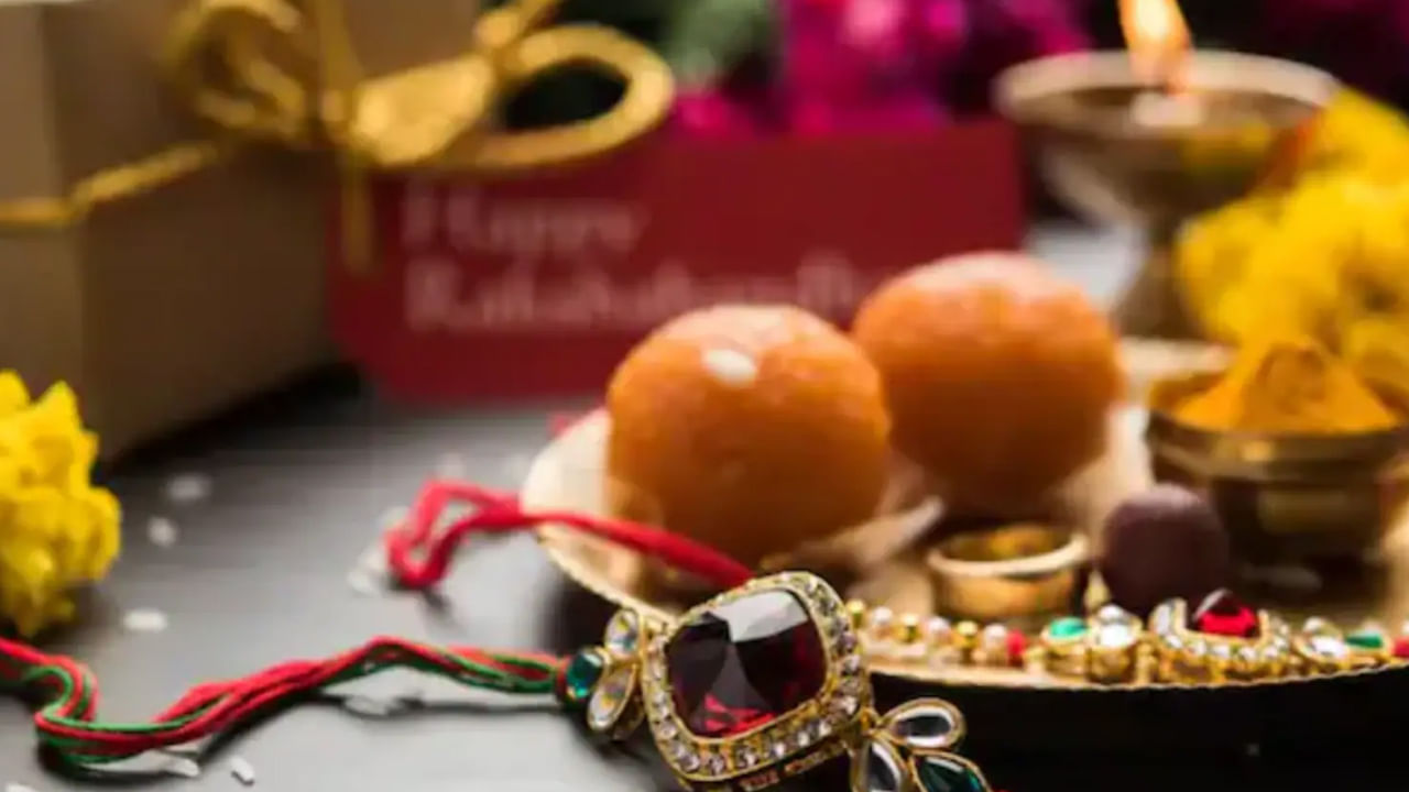 Rakhi Festival: 95 ఏళ్ల తర్వాత రాఖీ పండగ రోజున మహాసన్యోగ యోగం.. రాఖీ కట్టేందుకు శుభ సమయం ఎప్పుడంటే