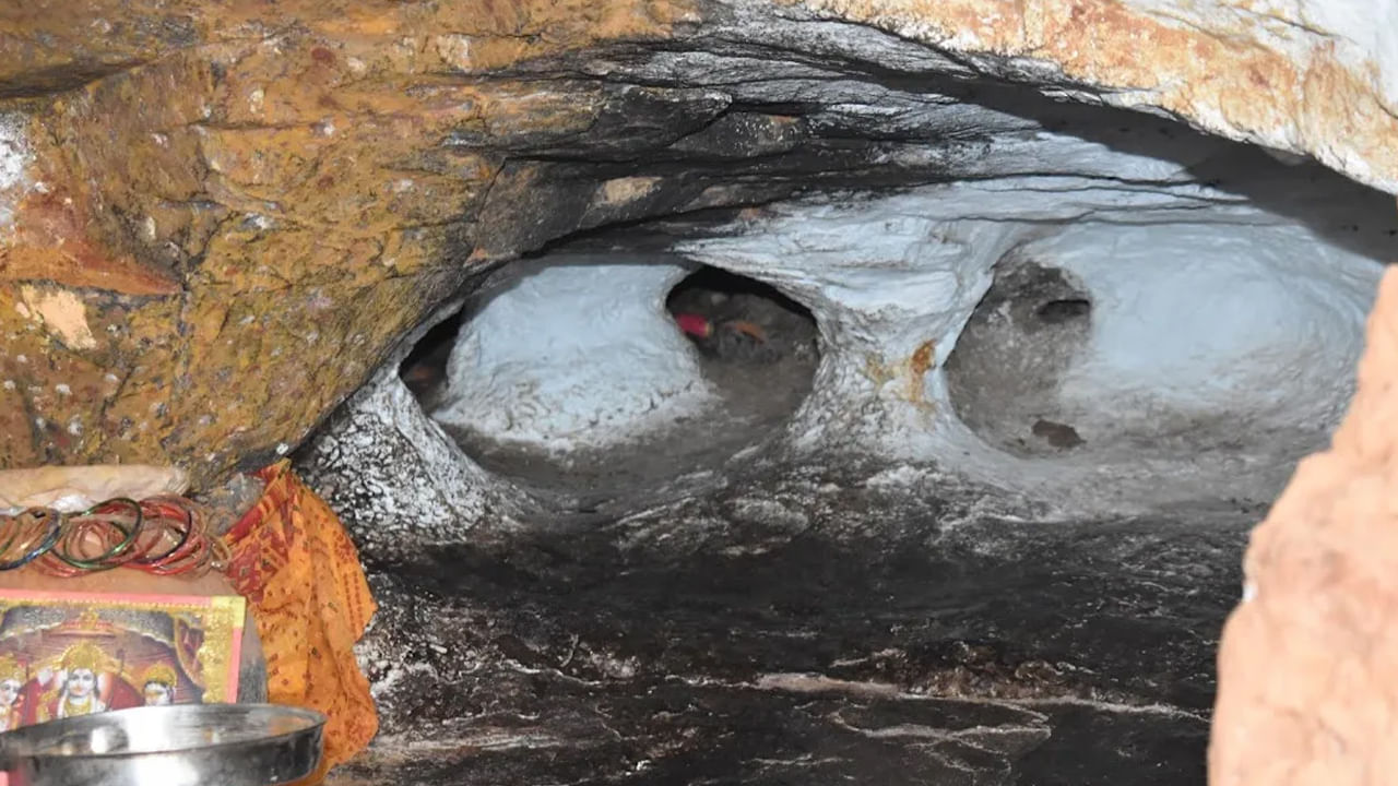 భీముడి గృహం అని పిలువబడే ప్రదేశం కూడా బోదికొండపై ఉంది. ఇక్కడ భీముడు తన బలంతో పడిపోతున్న పర్వతాన్ని తన తలతో ఆపినట్లుగా చెబుతారు. ఈ ప్రదేశం  నిర్మాణం చాలా సంక్లిష్టంగా ఉంది. ఇరుకైన మార్గాలు, అడ్డంగా తిరగాల్సిన ప్రదేశాలు ఉన్నాయి.