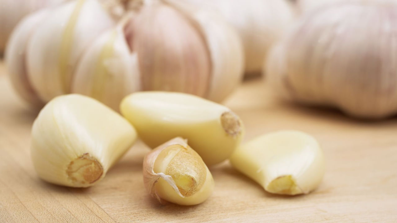 పచ్చిగా ఉందనుకునేరు.. పవర్‌ఫుల్ దివ్యౌషధం.. రెండే రెండు రెబ్బలు తింటే డాక్టర్‌తో పని ఉండదిక..