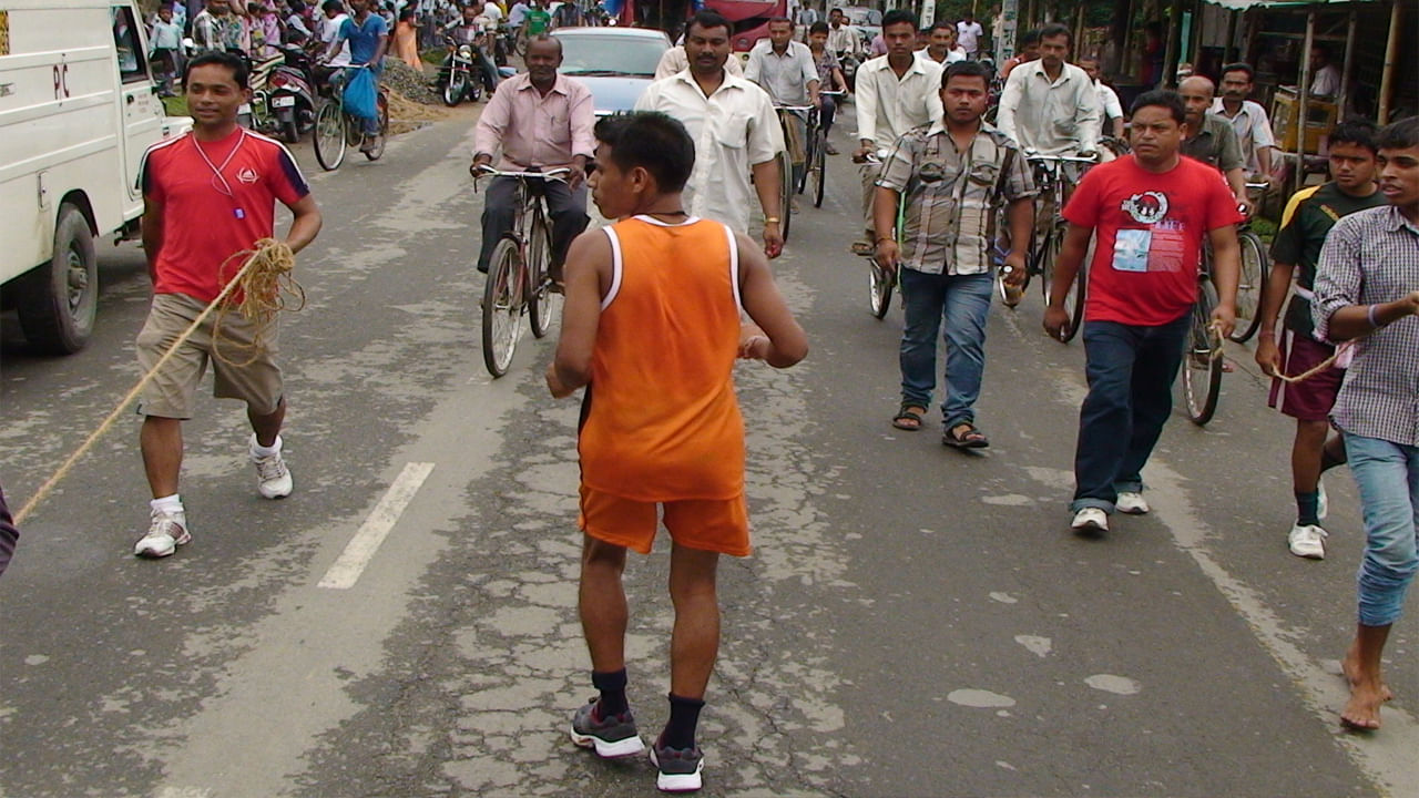 Reverse Walking: రివర్స్ వాకింగ్ గొప్ప వ్యాయామం.. రోజూ 15 నిమిషాలు వెనక్కి నడిస్తే అమోఘమైన ఆరోగ్య ప్రయోజనాలు మీ సొంతం