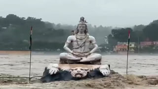 Watch: చూస్తుండగానే విరిగిప‌డ్డ కొండ‌చ‌రియ‌లు.. బైక్‌పై వెళ్తూ తృటిలో త‌ప్పించుకున్న యువ‌కులు