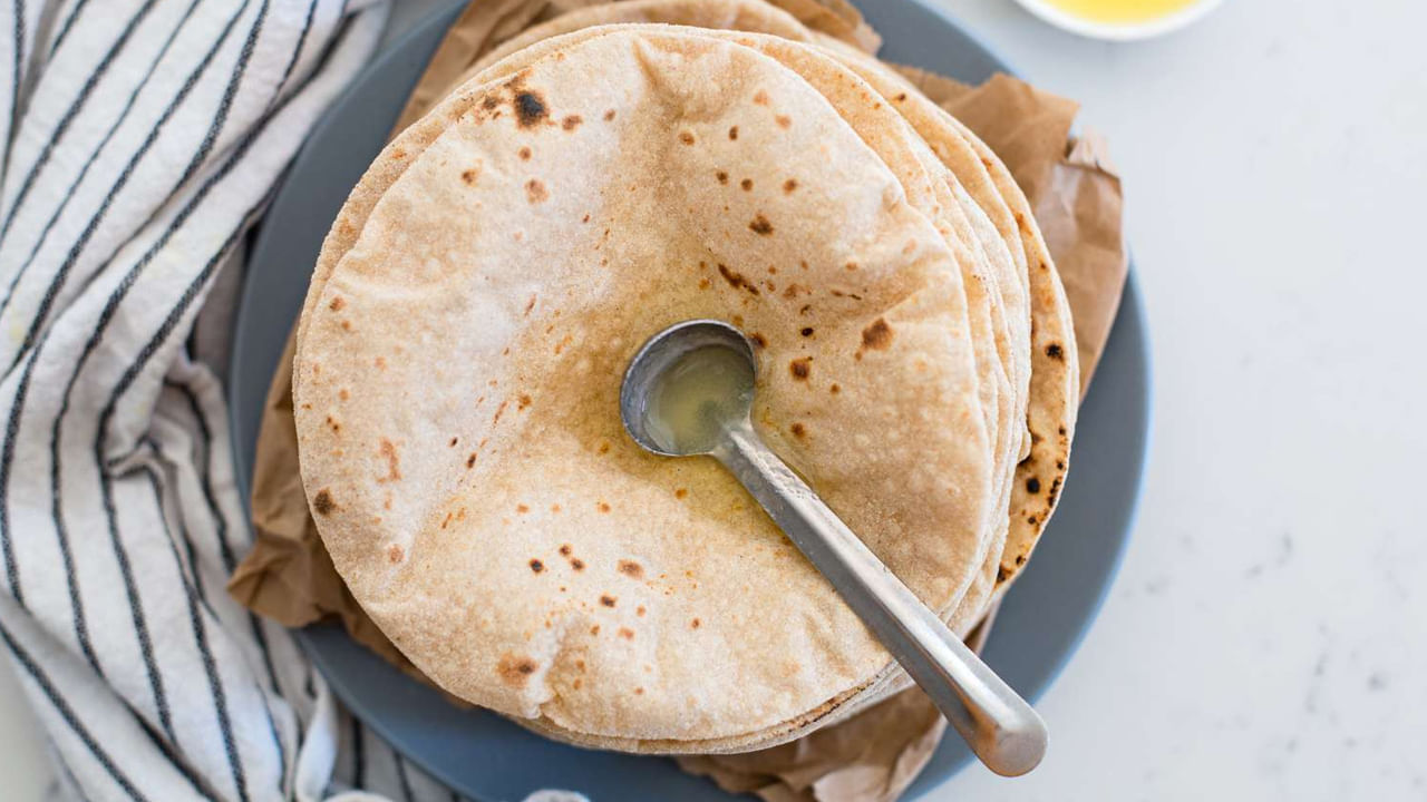 Kitchen Tips: చపాతీలు కాసేపటికే గట్టిపడుతున్నాయా? ఇలా ట్రైచేయండి.. 24 గంటల పాటు చెక్కుచెదరవ