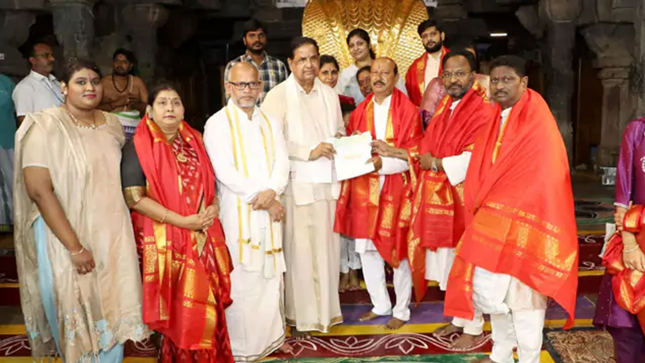 Tirumala: తిరుమల ట్రస్ట్కు భారీ విరాళం.. ఎన్ని కోట్లు వచ్చాయంటే..?