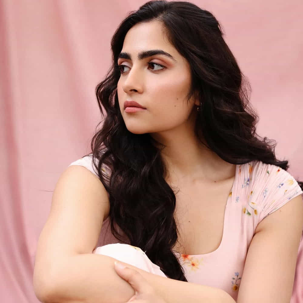 అలాగే కోలీవుడ్ హీరో శివకార్తికేయన్ సరసన మురుగదాస్ దర్శకత్వంలో వస్తున్న మదరాసీ చిత్రంలోనూ ఈ అమ్మడు నటిస్తున్న సంగతి తెలిసిందే. ఈ రెండు సినిమాల షూటింగ్స్ ప్రస్తుతం చివరిదశలో ఉన్నాయి. త్వరలోనే ఈ రెండు సినిమాలు అడియన్స్ ముందుకు రానున్నాయి.