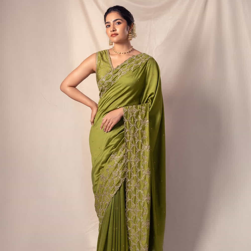 ఇవే కాకుండా తెలుగు, తమిళంలో రుక్మిణికి మరిన్ని అవకాశాలు వస్తున్నట్లు సమాచారం. ప్రస్తుతం ఈ అమ్మడు చేతినిండా సినిమాలతో ఫుల్ జోరు మీద ఉంది. అలాగే అటు సోషల్ మీడియాలోనూ వరుస పోస్టులతో అలరిస్తుంది.