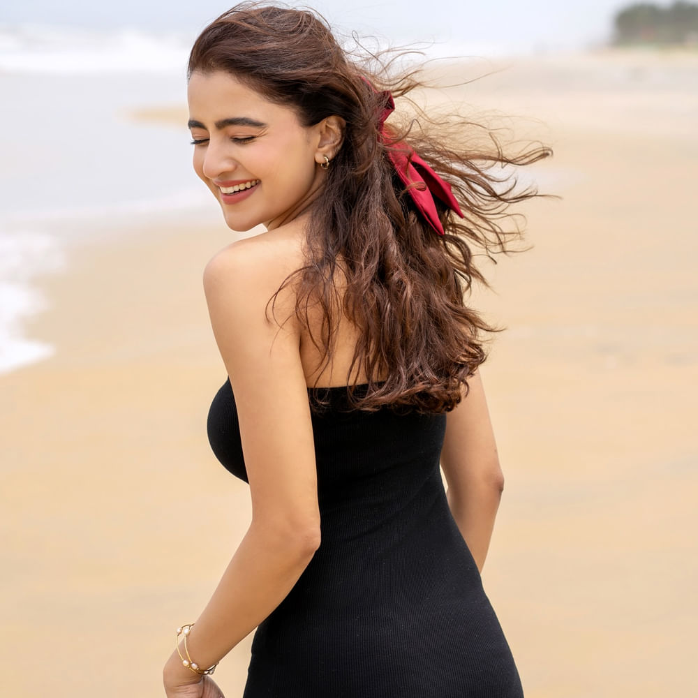 Rukshar Dhillon 4