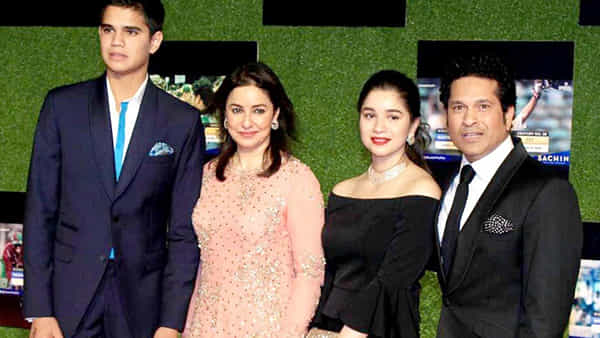 Sachin Tendulkar: ఈ లేటెస్ట్ మూవీ సచిన్కు అంత బాగా నచ్చిందా? కన్నీళ్లు తెప్పించే ఈ మూవీ ఏ ఓటీటీలో ఉందంటే?