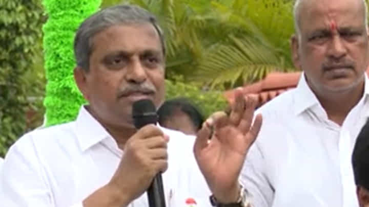 Watch: పులివెందులలో వైసీపీ ఓటమిపై సజ్జల కీలక వ్యాఖ్యలు Watch: పులివెందులలో వైసీపీ ఓటమిపై సజ్జల కీలక వ్యాఖ్యలు
