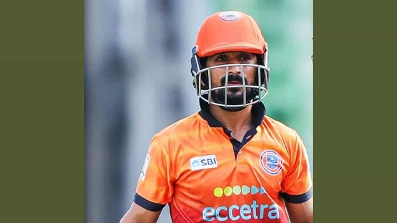 సల్మాన్ నిజార్ తన బ్యాటింగ్ తో ప్రత్యర్థి జట్టు బౌలర్లను నాశనం చేశాడు. అతని బ్యాటింగ్ చూసి బౌలర్లు వైడ్లు, నో బాల్స్ విసిరారు. దీనిని సద్వినియోగం చేసుకున్నాడు. నిజానికి, సల్మాన్ 19వ ఓవర్‌ను 13 బంతుల్లో 17 పరుగులు చేసి బౌలింగ్ ప్రారంభించాడు. కానీ, అతను 19వ ఓవర్‌ను సిక్స్ తో ప్రారంభించి, వరుసగా 5 బంతుల్లో సిక్స్‌లు బాదాడు. తర్వాత అతను 1 పరుగు తీసి, 20వ ఓవర్‌లో మళ్ళీ స్ట్రైక్‌ను తనతోనే ఉంచుకున్నాడు.