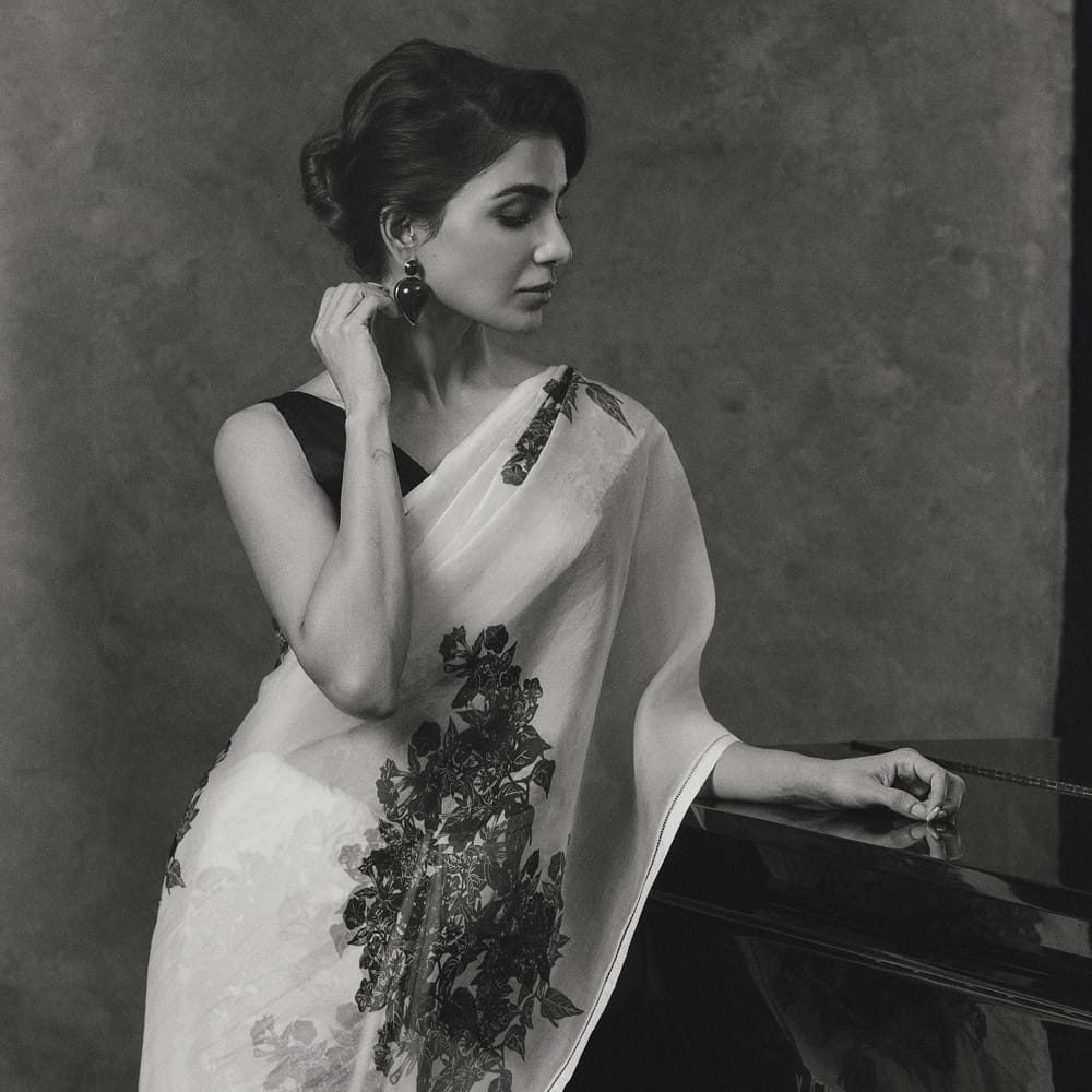 తక్కువ సినిమాలు చేసినా... ప్రేక్షకులను మెప్పించే ప్రాజెక్ట్సే అంగీకరిస్తానంటున్నారు ఈ బ్యూటీ. సోషల్ మీడియా గురించి కూడా ఇంట్రస్టింగ్ కామెంట్స్ చేశారు సామ్‌. 