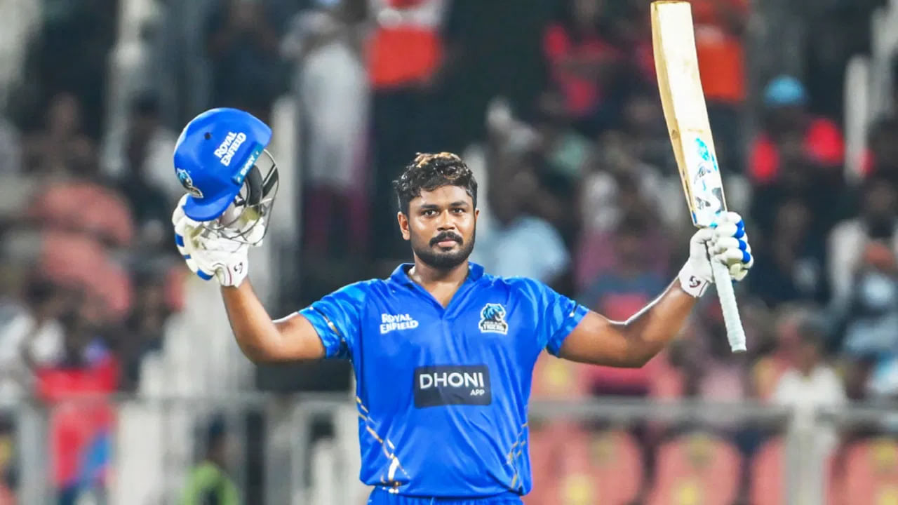 దీంతో గత 2 మ్యాచ్ల్లో సంజు శాంసన్ 16 సిక్సర్లు, 18 ఫోర్లు బాదాడు. మొత్తం 210 పరుగులు కూడా చేశాడు. ఈ ఫామ్ను కొనసాగిస్తానని నమ్మకంగా ఉన్న సంజు శాంసన్ ఆసియా కప్లో కూడా సందడి చేస్తాడని ఆశించవచ్చు.