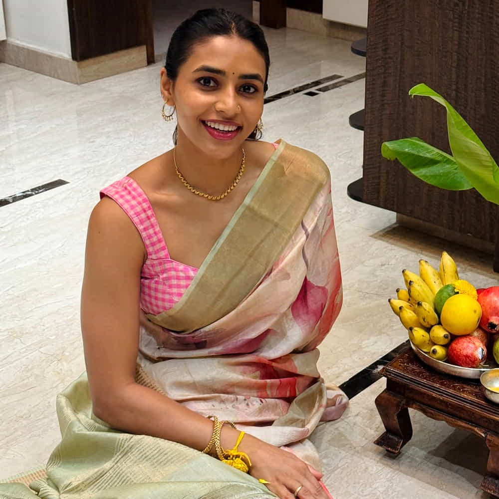 మీరు ఎవరినైనా ప్రేమించారా.? మీ సినిమా వాళ్ళ పై ఎప్పుడూ ప్రేమ పుట్టలేదా.? అనే ప్రశ్నకు ఆసక్తికర సమాధానం చెప్పింది ఈ అందాల భామ. సినిమా చూసే ఆడియన్స్ కోసం ప్రేమ లేకపోయినా ప్రేమ ఉన్నట్లే నటిస్తా.. ఎందుకంటే, ఆ ఎమోషన్ పండటం కోసం నటించాలి తప్పదు.