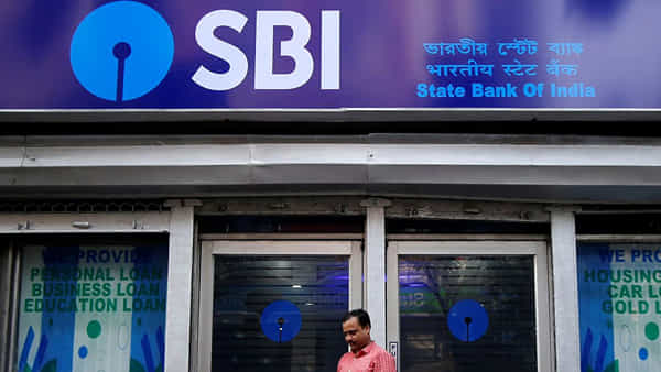 SBI: ఎస్బీఐ కీలక నిర్ణయం.. ఈ లావాదేవీలపై ఛార్జీల మోత.. ఆగస్ట్ 15 నుంచి అమలు!