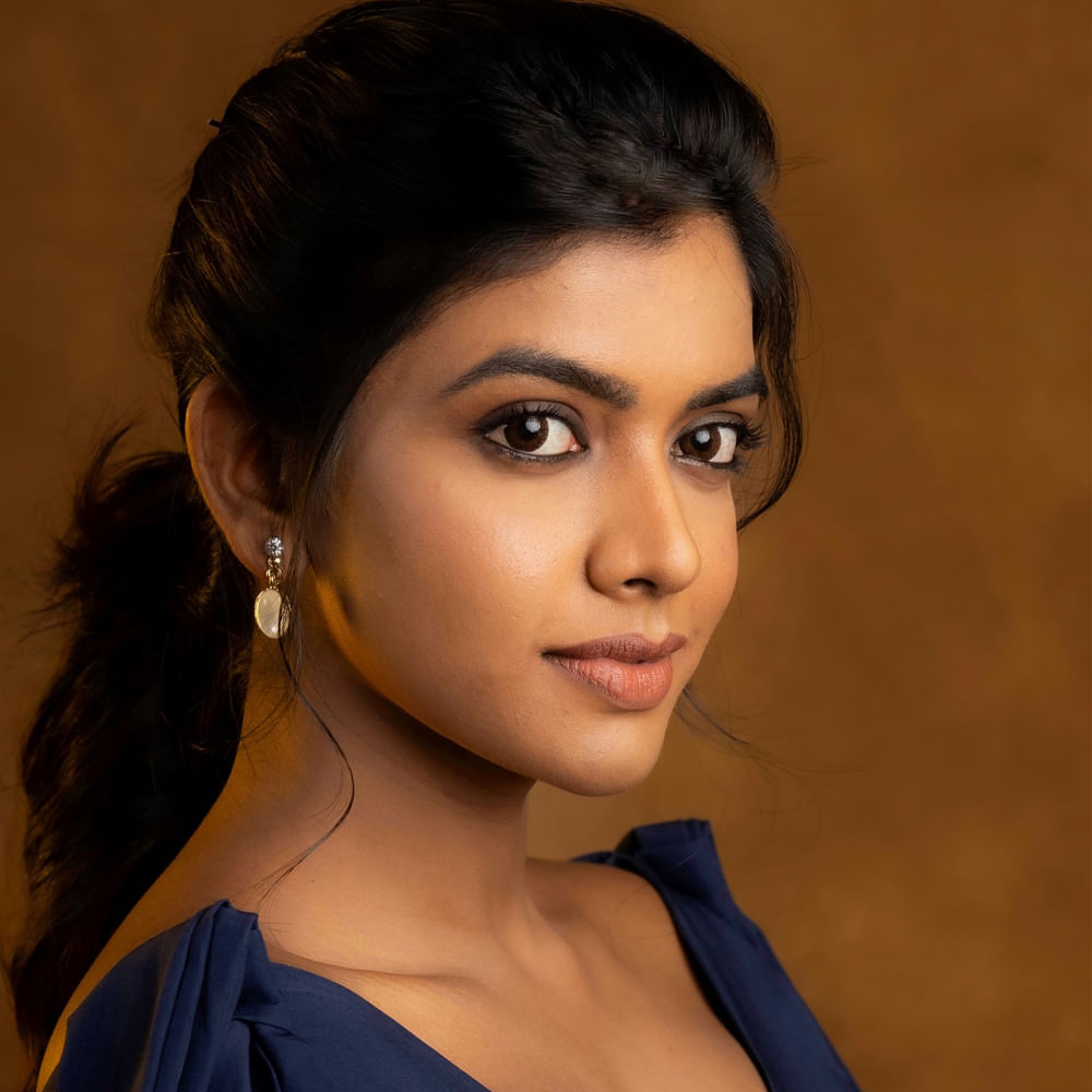 Seshvitha Looks