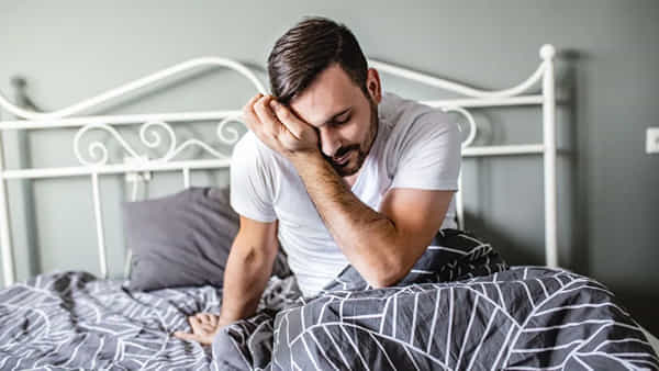 Sleeping: మీకు సరైన నిద్ర లేదని ఎలా తెలుస్తుంది? శరీరంలో ఈ సంకేతాలు కనిపిస్తాయి!