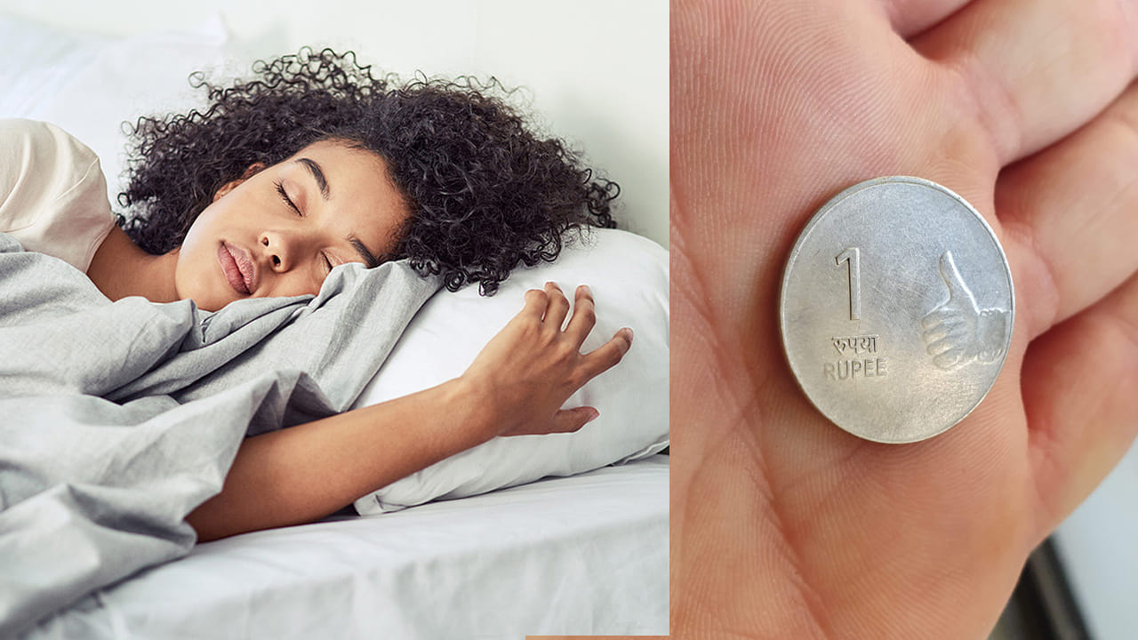 దిండు కింద రూపాయి నాణెం పెట్టుకుని నిద్రించడం వల్ల అనారోగ్య సమస్యలు అనేవి దూరం అవుతాయి. ఆర్థిక ఇబ్బందులు కూడా దూరమై.. ఇంట్లో డబ్బు నిలుస్తుంది. ఇలా చేయడం వల్ల డబ్బు పరంగా ఉన్న చిక్కులు కూడా దూరమవుతాయి.