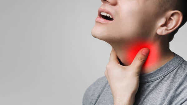 Health Tips: గొంతు నొప్పితో బాధపడుతున్నారా..? ఇవి తింటే వెంటనే రిలీఫ్..