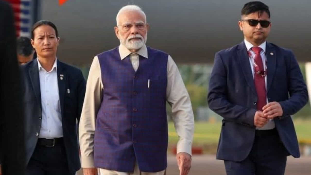 స్పెషల్ ప్రొటెక్షన్ గ్రూప్ అనేది భారత ప్రధానమంత్రి, అతని కుటుంబ సభ్యుల భద్రత కోసం ఏర్పడిన ప్రత్యేక భద్రతా విభాగం. SPG యూనిట్ కేంద్ర ప్రభుత్వం కింద పనిచేస్తుంది. దాని కమాండోలకు ప్రత్యేక శిక్షణ ఇవ్వడం జరుగుతుంది. SPG యూనిట్లో చేరడం చాలా కష్టం, ఎందుకంటే దీనికి మానసిక, శారీరక స్థాయిలో పరీక్షలు ఉంటాయి.