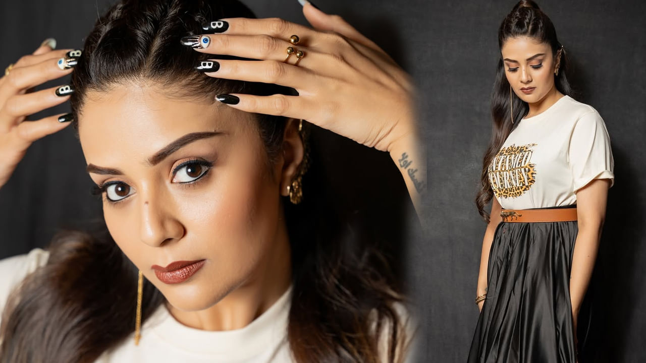 పటాస్ కామెడీ షోతో తెలుగు అభిమానులకు పరిచయమైన ఈ చిన్నది, తన కామెడీ, పంచ్ డైలాగ్స్, అల్లరితో మంచి గుర్తింపు తెచ్చుకుంది. ముఖ్యంగా ఏ షోలనైనా సరే ఈ చిన్నది చేసే సందడి మాములుగా ఉండదు.  లేదు. తన దైన తీరులో కామెడీ పండిస్తూ అందరినీ ఆకట్టుకుంటుంది.