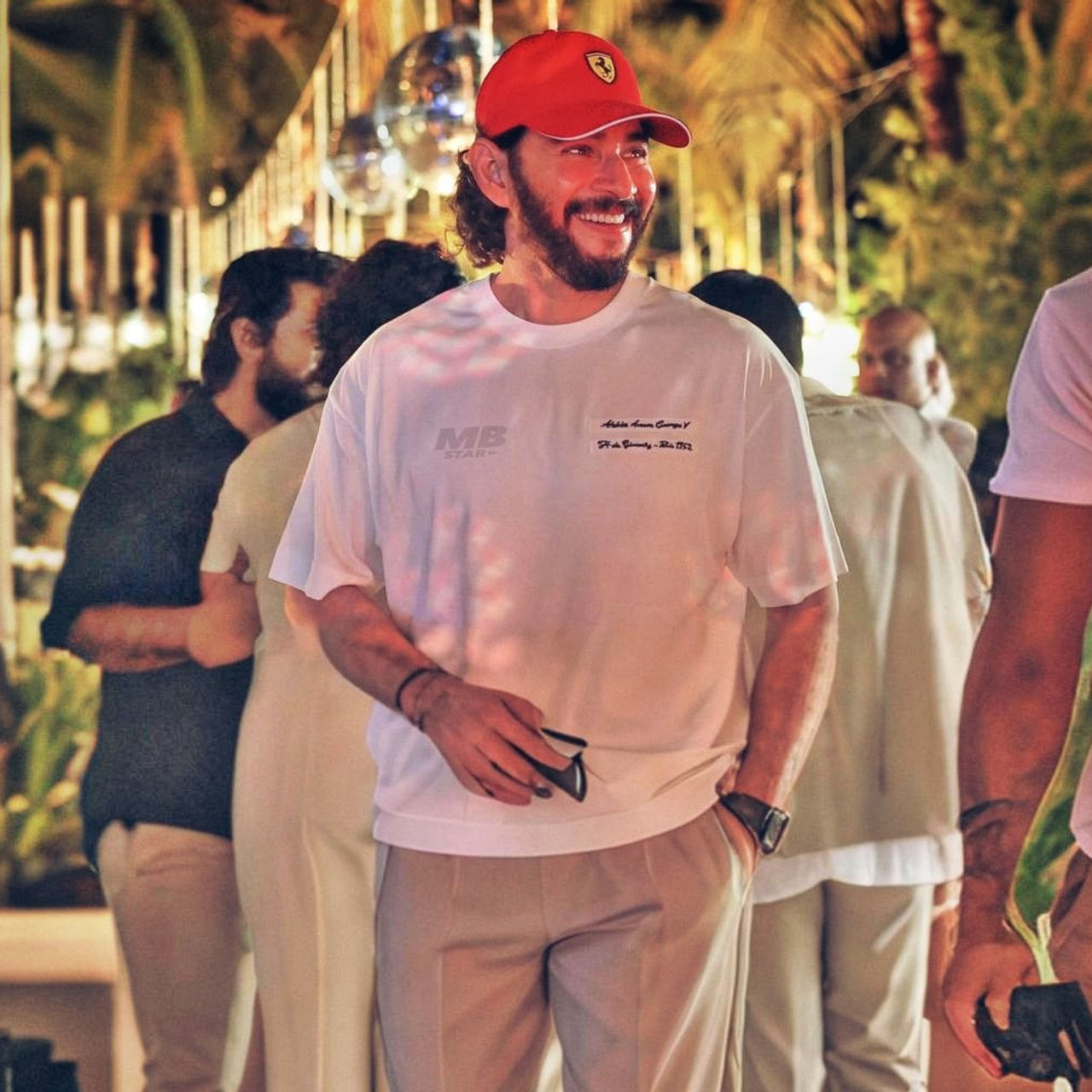 మహేష్ అభిమానులు ప్రస్తుతం అతడు మత్తులో ఉన్నారు. మొన్నటి వరకు ఖలేజా సినిమా రీ రిలీజ్ ఎంజాయ్ చేసిన వాళ్లు.. ఇప్పుడు అతడు మాయలో ఉన్నారు. రాజమౌళి ఇచ్చినపుడు ఇస్తారులే అని వాళ్ల ఆనందాన్ని వాళ్లే వెతుక్కుంటున్నారు. 