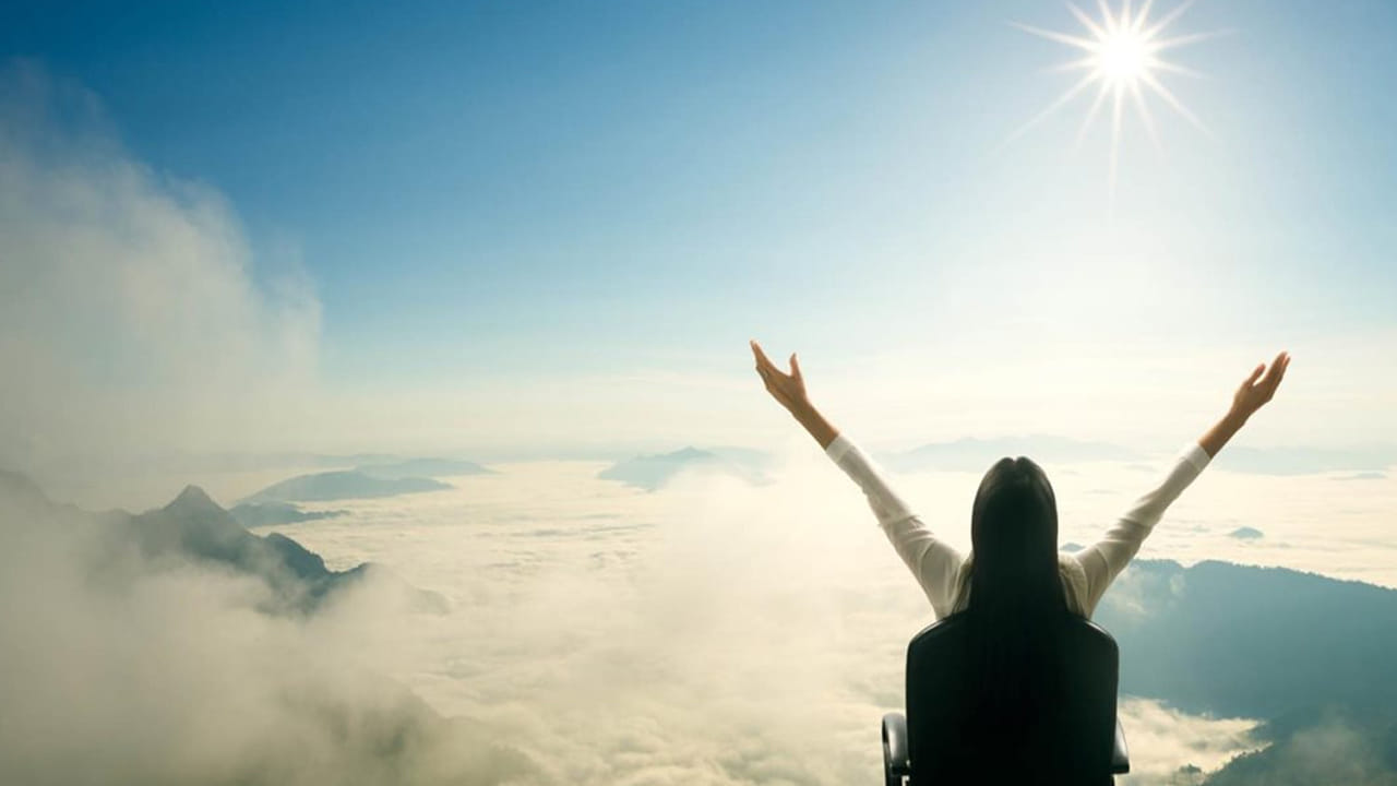 ఒత్తిడితో బాధపడే వారు ఎక్కువగా పుస్తకాలు చదవడం చేయడం చాలా మంచిది. ఇది చాలా వరకు మీలోని ఒత్తడిని తగ్గిస్తుంది. అలాగే సంగీతం వినడం వలన కూడా ఒత్తిడి తగ్గిపోయి, మానసిక ప్రశాంతత పెరుగుతుంది.