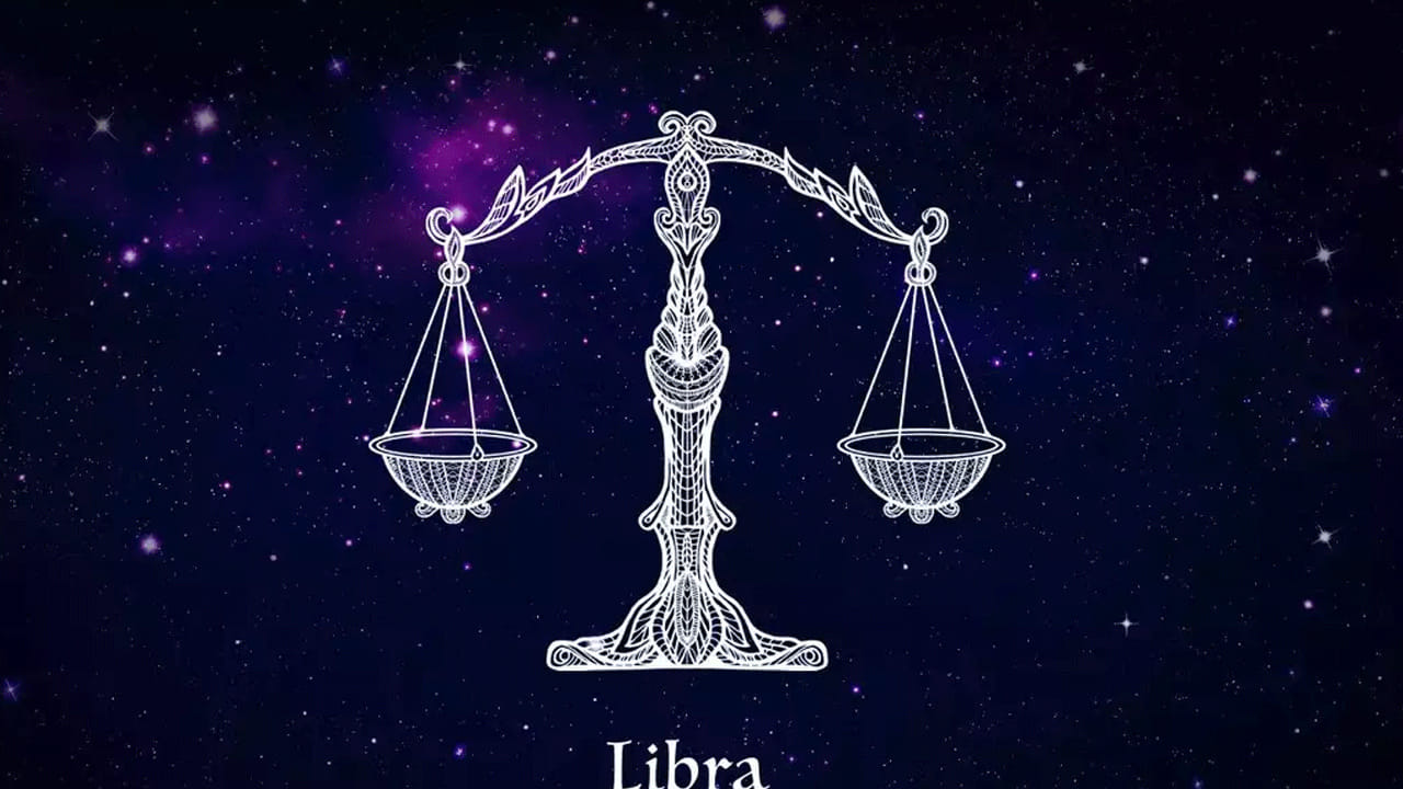 తుల రాశి : తుల రాశి వారికి సూర్య సంచారంతో పట్టిందల్లా బంగారమేకానుంది, అనుకోని మార్గాల ద్వారా ఆదాయం వస్తుంది. ఆర్థిక సమస్యలన్నీ ఒక్కసారి తొలిగిపోవడంతో వీరు చాలా సంతోషంగా గడుపుతారు. కుటుంబంలో శుభకార్యాలు నిర్వహిస్తారు. సమాజంలో మంచి గౌరవ మర్యాదలు లాభిస్తాయి. చాలా ఆనందంగా గడుపుతారు.