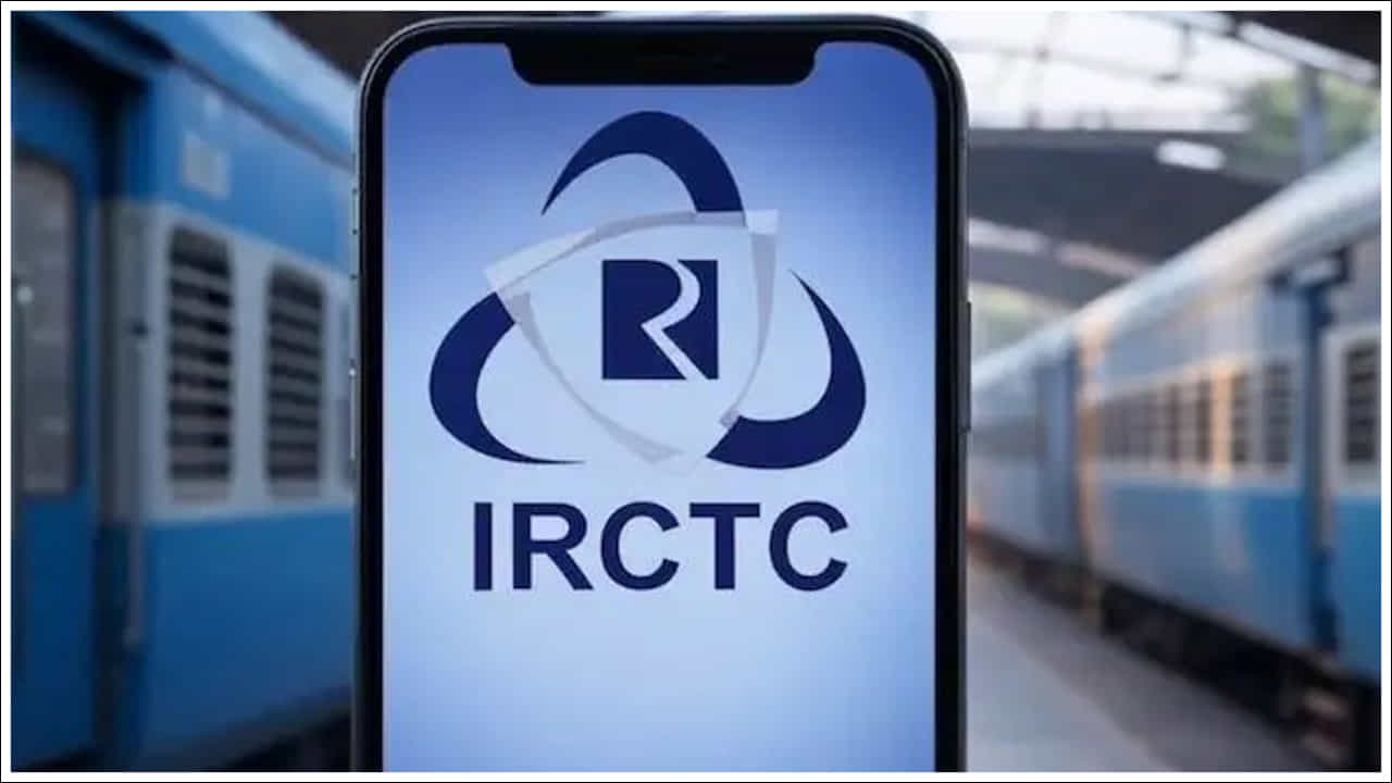 వేగవంతమైన నెట్వర్క్: టికెట్స్ బుకింగ్ సమయంలో ఇంటర్నెట్ వేగంగా ఉండటం చాలా ముఖ్యం, నెట్ నెమ్మదిగా ఉంటే బుకింగ్లో ఇబ్బంది కావచ్చు. ప్రయాణికులు ప్రయాణ తేదీకి ఒక రోజు ముందు బయలుదేరే స్టేషన్ నుండి ప్రయాణ రోజు మినహా, ఎంపిక చేసిన రైళ్లకు తత్కాల్ ఇ-టిక్కెట్లను బుక్ చేసుకోవచ్చు. AC తరగతులకు (2A, 3A, CC, EC, 3E) IST ఉదయం 10:00 గంటలకు, నాన్-AC తరగతులకు (SL, FC, 2S) IST ఉదయం 11:00 గంటలకు బుకింగ్ ప్రారంభమవుతుంది. అందుకే తత్కాల్ బుకింగ్ కోసం హై-స్పీడ్ ఇంటర్నె్ ఉండటం ముఖ్యమని గుర్తించుకోండి.