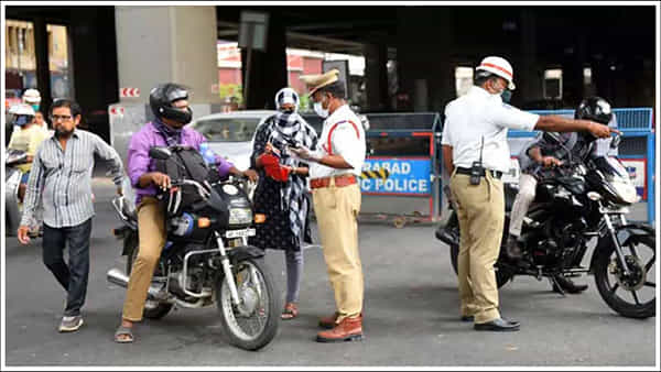 Traffic Challans: గుడ్న్యూస్.. మీ వాహనంపై చలాన్లు ఉన్నాయా? సగం డబ్బులు మాఫీ!