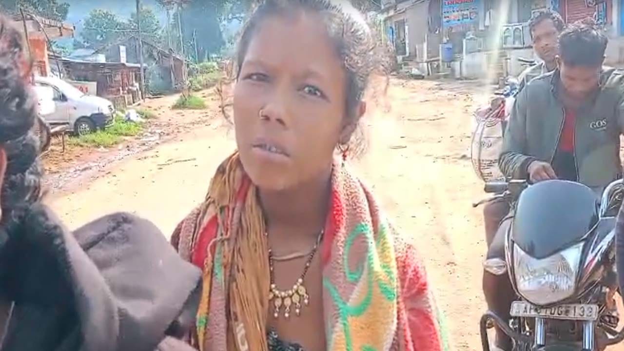 గుండె తరుక్కుపోయే ఘటన.. శిశువు మృతదేహంతో 100 కిలోమీటర్లు ప్రయాణం.. వీడియో చూస్తే..!