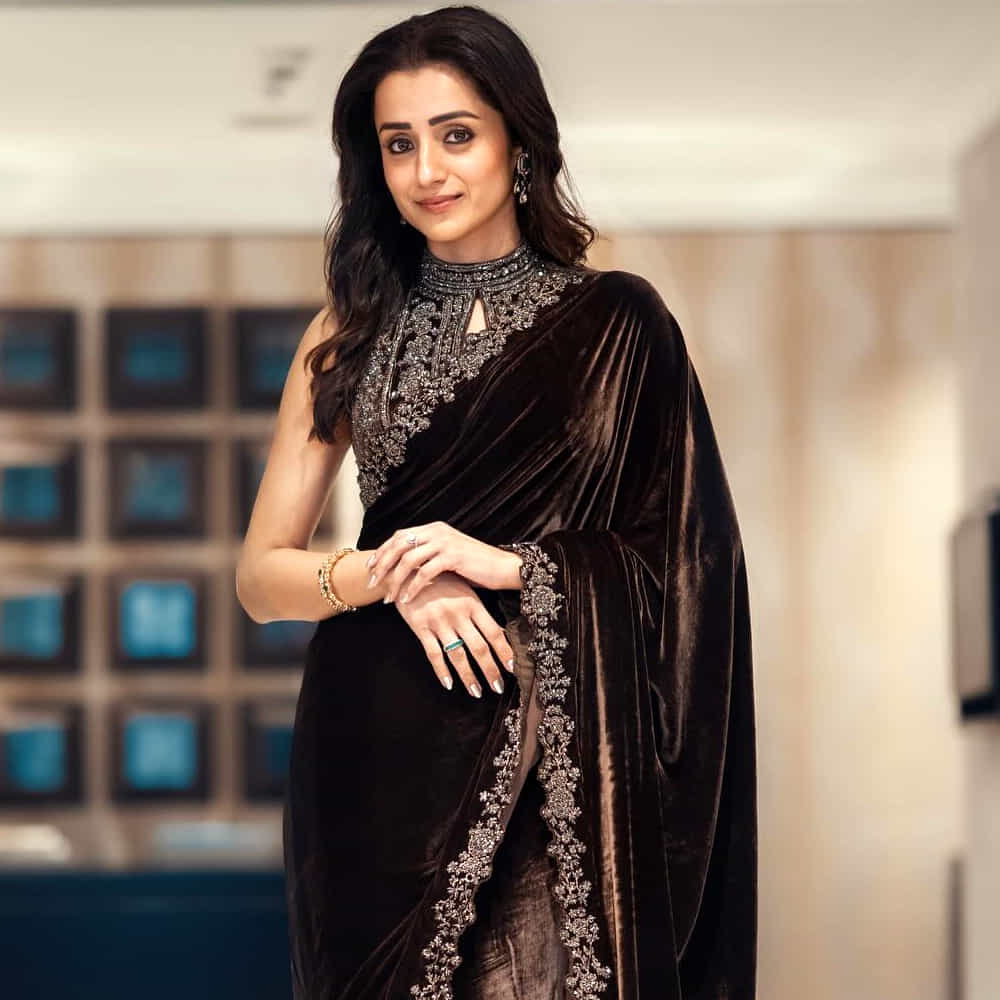 త్రిష చెన్నైలోని ప్రతిష్టాత్మక ప్రాంతంలో ఒక అందమైన, విలాసవంతమైన బంగ్లాను కలిగి ఉంది. అన్ని ఆధునిక సౌకర్యాలతో ఉన్న ఈ ఇంట్లో తన కుటుంబంతో కలిసి నివసిస్తుంది. హైదరాబాద్‌లోని కూడా ఆస్తి ఉందని సమాచారం. ఇక త్రిష వద్ద మెర్సిడెస్-బెంజ్ ఎస్-క్లాస్, BMW 5 సిరీస్, రేంజ్ రోవర్ ఎవోక్ వంటి అధునాతన ఖరీదైన కార్లు ఉన్నాయి. ఈ కార్లు వారి స్టార్‌డమ్, ఆర్థిక స్థితిని మరింత హైలైట్ చేస్తాయి. త్రిష చేతిలో ప్రస్తుతం అనేక భారీ బడ్జెట్ సినిమాలు ఉన్నాయి.