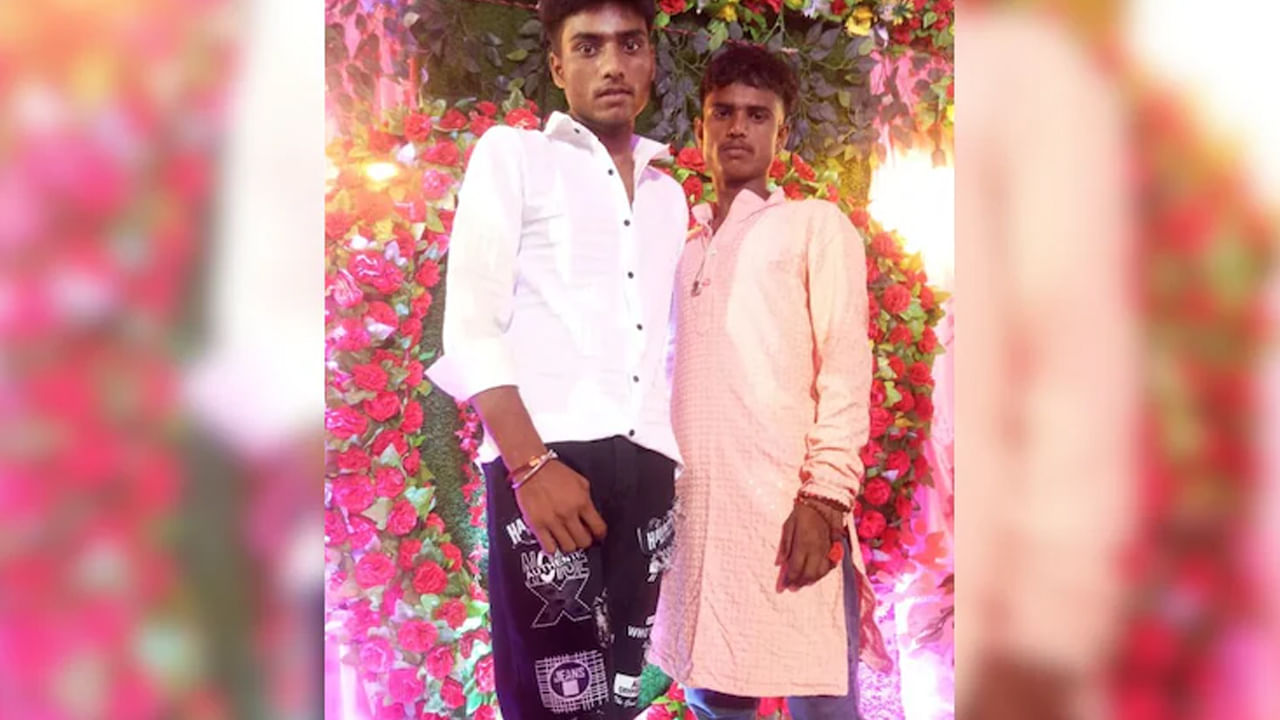 ప్రాణం కంటే రీల్స్, లైక్స్ ముద్దు..బైక్పై స్టంట్స్ చేస్తూ ఇద్దరు స్టూడెంట్స్ మృతి.. మరొకరి పరిస్థితి విషమం