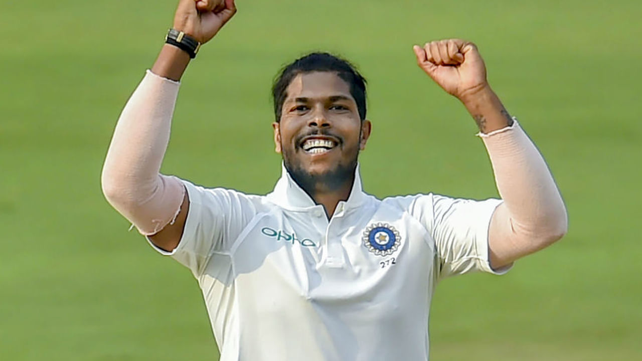 4. ఉమేష్ యాదవ్: వెటరన్ పేసర్ ఉమేష్ యాదవ్ కెరీర్ కూడా ముగింపు దశకు చేరుకుంటోంది. అతను భారతదేశం తరపున 57 టెస్టులు, 75 వన్డేలు, 9 టీ20 మ్యాచ్‌లు ఆడాడు. ఉమేష్ జూన్ 2023లో WTC ఫైనల్‌లో తన చివరి టెస్ట్ ఆడగా, అతని చివరి వైట్ బాల్ మ్యాచ్ అక్టోబర్ 2022లో జరిగింది. ఇప్పుడు టీమ్ ఇండియాలో యువ బౌలర్లు అతని స్థానంలోకి వచ్చారు.