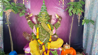 Watch Video: చూసుకోవాలి కదా బ్రో.. స్కూటీ వెనక్కి తీస్తూ.. డ్రెయిన్‌లో పడిపోయిన వ్యక్తి.. తర్వాత ఏం జరిగిందటే!