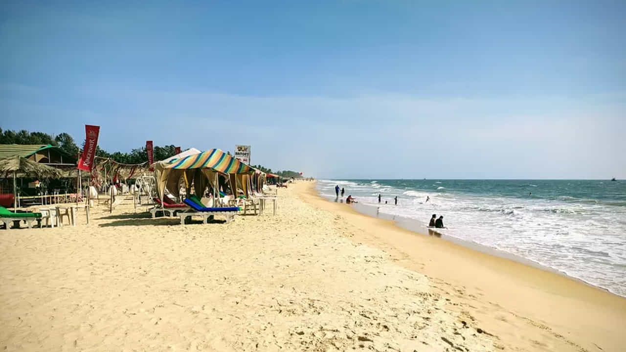 ఉటోర్డా బీచ్ : ఉటోర్డా బీచ్ దక్షిణ గోవాలోని ఒక అందమైన బీచ్. ఇది ఒక చిన్న బీచ్. ఇది మీకు ఎప్పటికీ గుర్తుండిపోయే అద్భుతమైన అనుభూతిని ఇస్తుంది. ఇది ప్రశాంతమైన, శుభ్రమైన బీచ్. ఇక్కడ చాలా తక్కువ రద్దీ ఉంటుంది. ఇక్కడ మీరు కూర్చుని విశ్రాంతి తీసుకోవచ్చు.