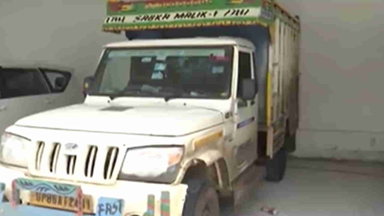 Telangana: జోరుగా దూసుకెళ్తున్న బొలేరో వాహనం.. అధికారులు ఆపి చెక్ చేయగా