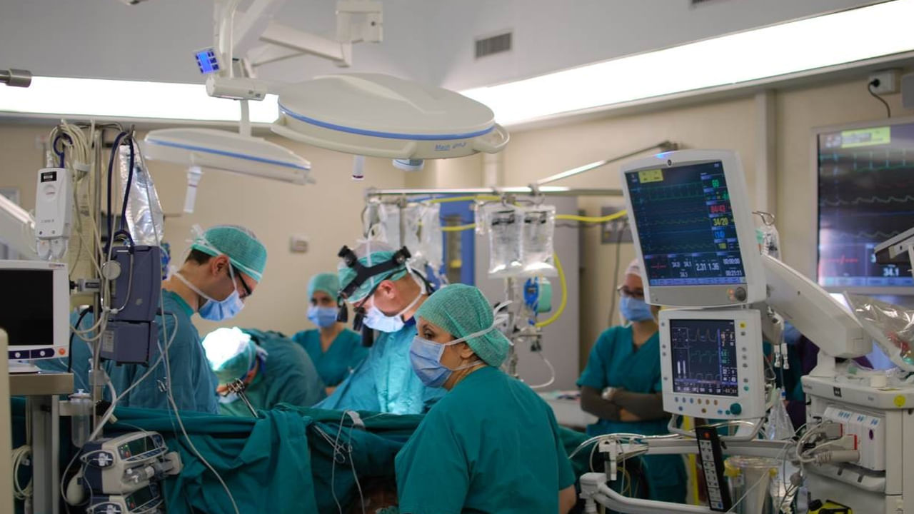 Viral: ఉబ్బిపోయి ఊపిరాడక అస్పత్రికి.. టెస్టులు చేయగా.. డాక్టర్లకు CT స్కాన్‌లో