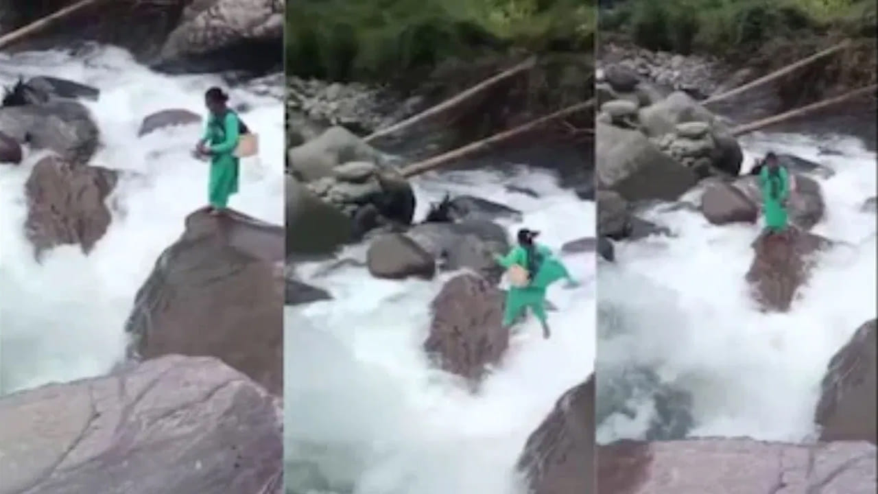 Viral Video: ప్రమాదకంగా ప్రవహిస్తున్న వాగు.. నవజాత శిశువు ప్రాణం కోసం ప్రాణాన్ని ఫణంగా పెట్టి వాగు దాటిన నర్స్.. వీడియో వైరల్