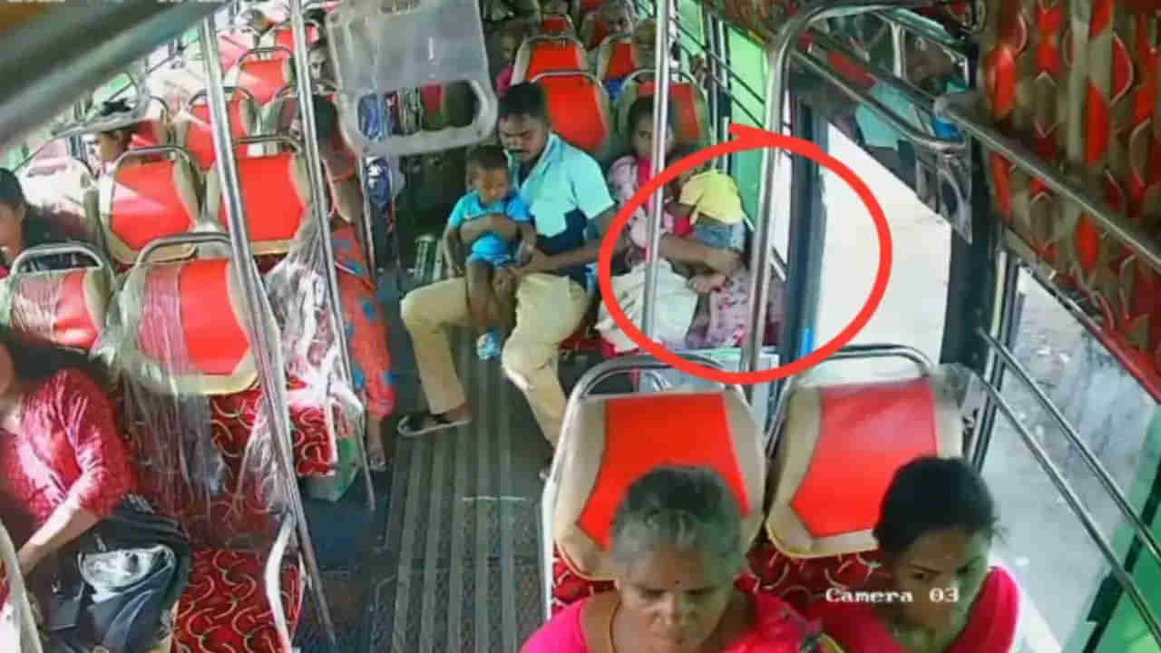 Viral Video: సడన్‌ బ్రేక్ వేసిన డ్రైవర్‌.. తల్లి ఒడిలోంచి ఎగిరి రోడ్డుపై పడిపోయిన బాలుడు.. తర్వాత ఏం జరిగిందంటే!