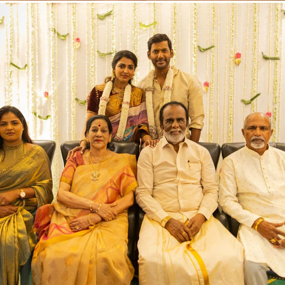 త్వరలోనే వీరి వివాహం గ్రాండ్ గా జరగనుందని తెలుస్తుంది. పెళ్లి పనులు మొదలయ్యాయి త్వరలోనే మరిన్ని అప్డేట్స్ రానున్నాయి. సాయి ధన్సిక రజినీకాంత్ నటించిన కబాలి సినిమాలో హీరో కూతురిగా నటించింది. ఆ తర్వాత తెలుగులో తెరకెక్కిన షికారు, అంతిమ తీర్పు, దక్షిణ వంటి చిత్రాల్లో హీరోయిన్‌గా నటించిందీ అందాల తార ప్రస్తుతం తమిళ్ లో సినిమాలు చేస్తుంది. 