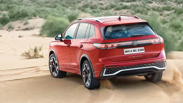 Car Sales: బాబోయ్.. ఇది బాహుబలి కారు అండీ.! 754 కిమీ రేంజ్.. ధర తెలిస్తే బిత్తరపోతారు