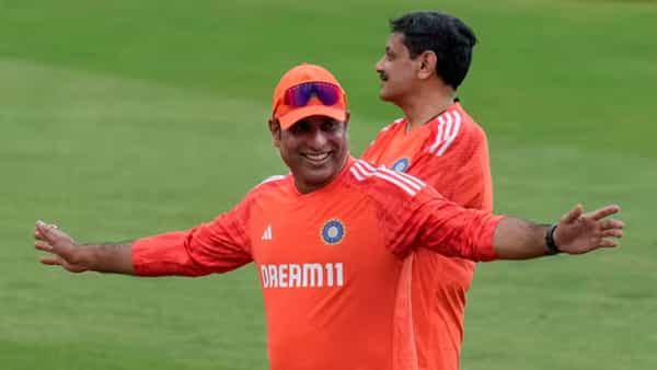 BCCI : బీసీసీఐలో అసలేం జరుగుతోంది.. వరుసగా రాజీనామా చేస్తున్న కోచ్లు.. త్వరలో లక్ష్మణ్ కూడా ?